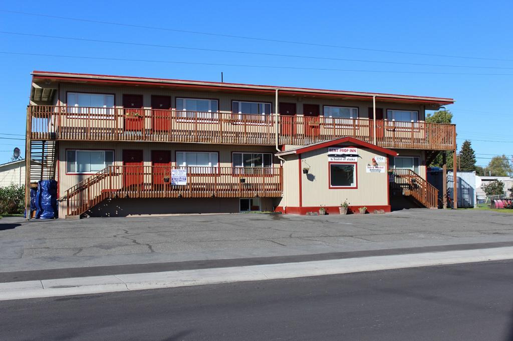 Bent Prop Inn And Hostel Of Alaska - Midtown Anchorage Exterior foto